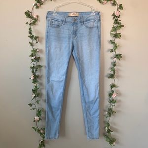 Hollister Light Wash Skinny Jeans - Sz 27
